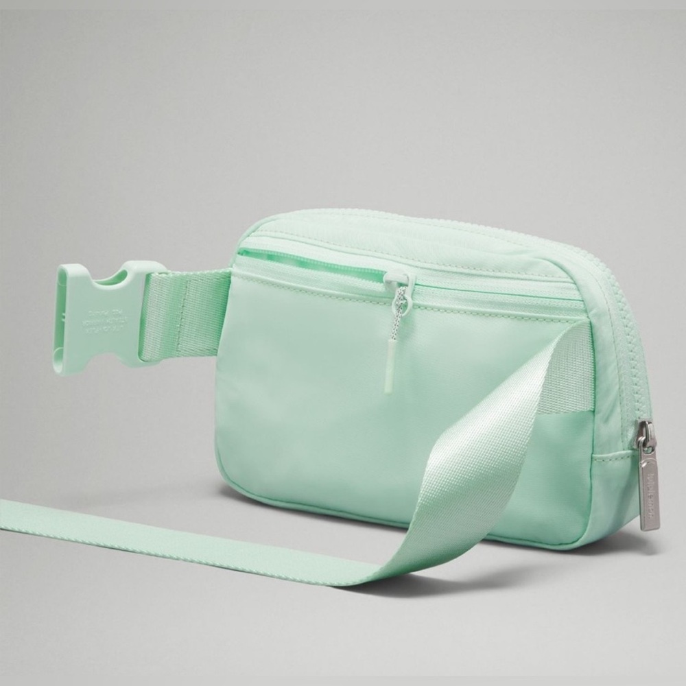 NWT Lululemon Everywhere Belt Bag 1L Mint Moment Crossbody Waist Bag Nylon - Picture 5 of 7